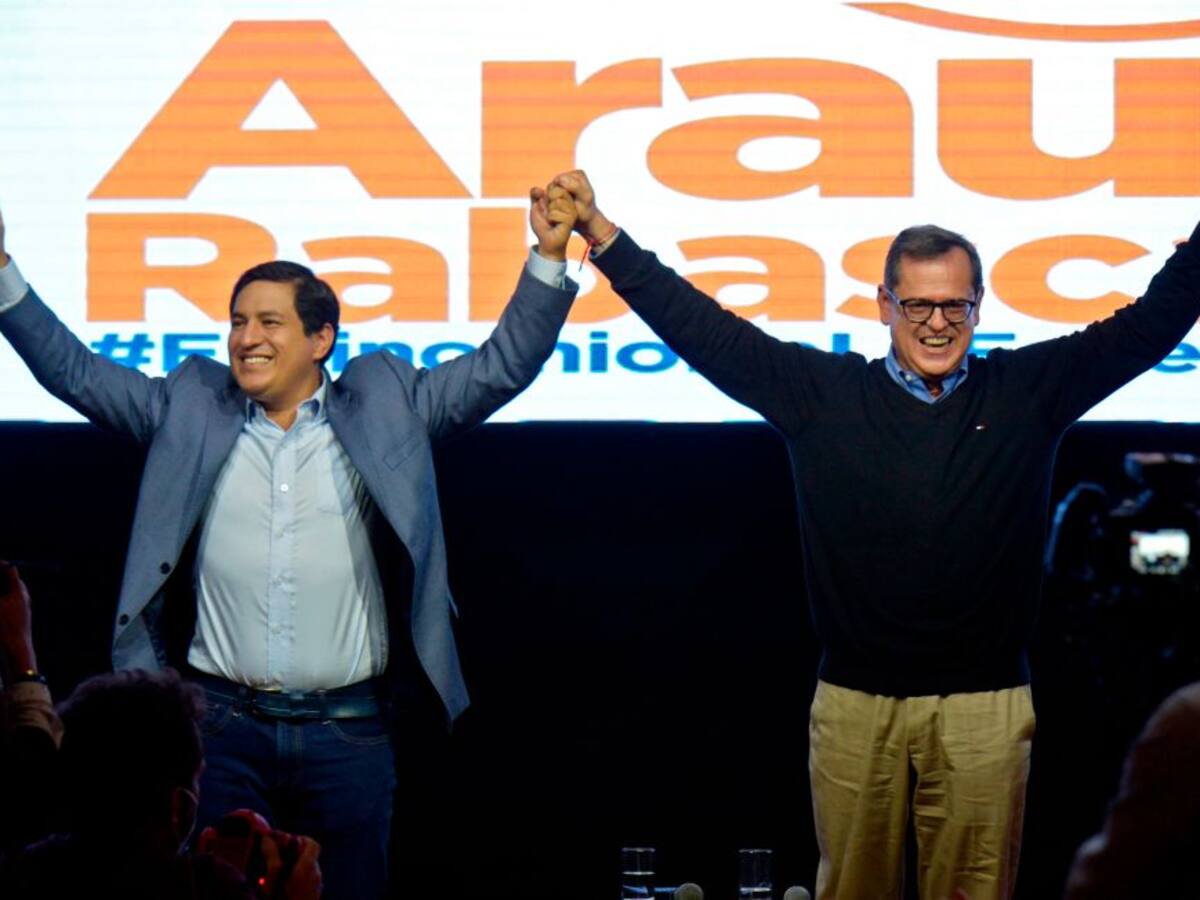 Ecuador enfrentará una segunda vuelta con la ventaja inicial de la oposición