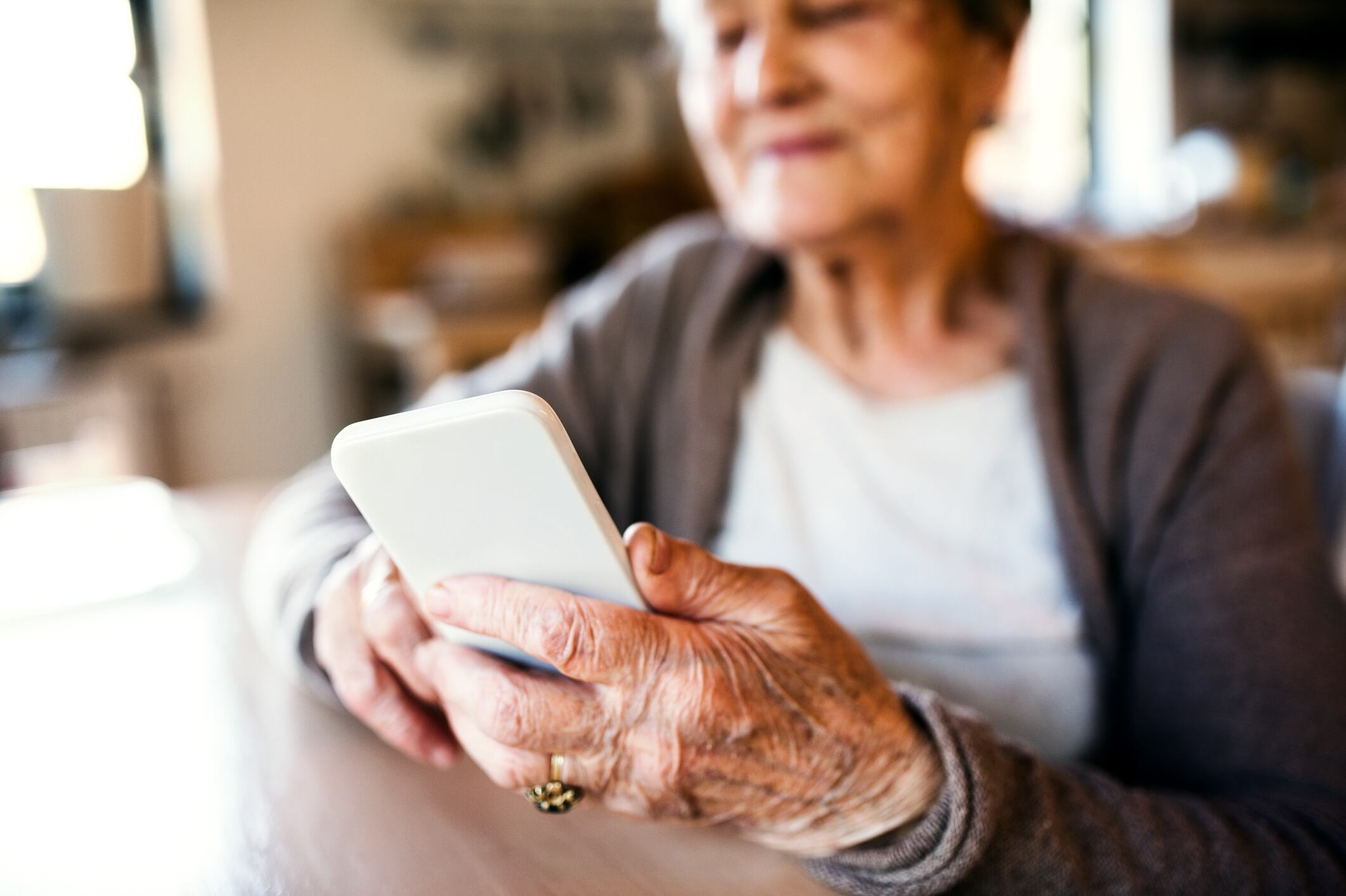 BondUp: crean red social para que personas de la tercera edad encuentren amigos