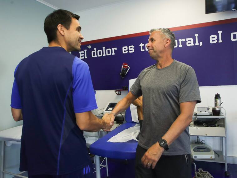 En principio, Toselli sería titular para Gustavo Álvarez | X: Universidad de Chile