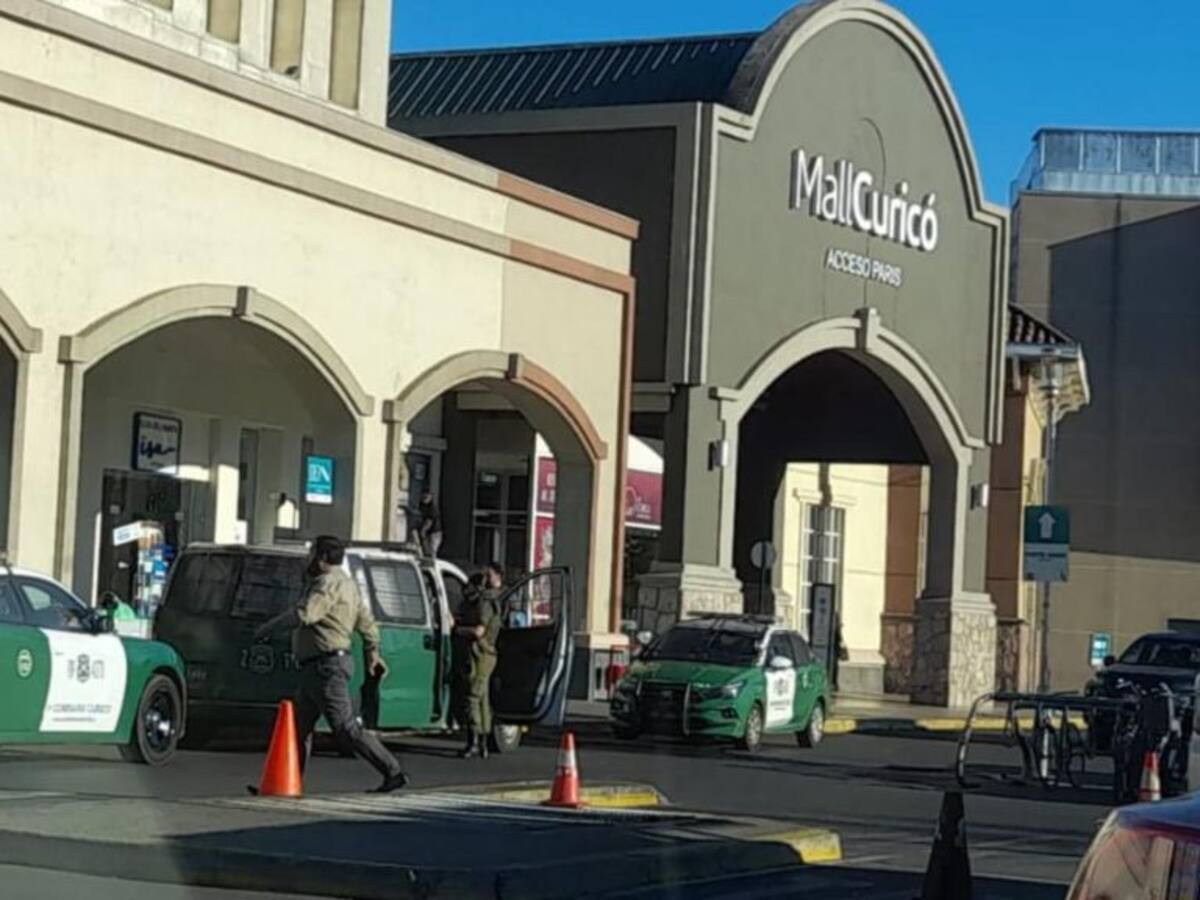 Se investigaba posible bomba: encomienda que portaba dos botellas de chicha explotó en mall y movilizó al GOPE en Curicó