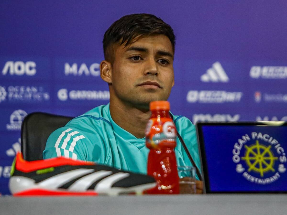 Fabián Hormazábal lamenta jugar sin fanáticos azules ante Copiapó: “Los hinchas de la U se portaron bien el fin de semana pasado”