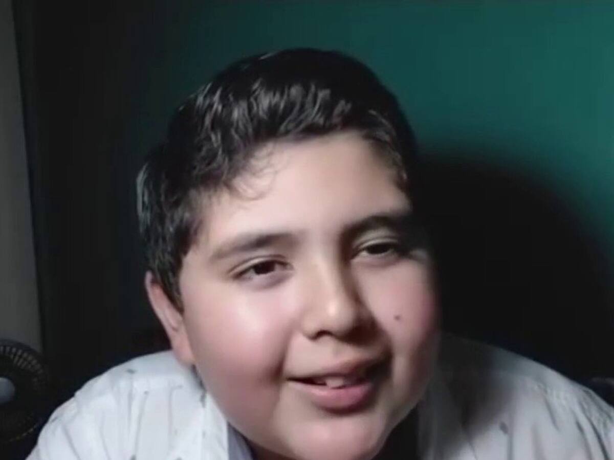 Niño Poeta sacó aplausos bailando al ritmo de un reggaetón que «parece poesía»