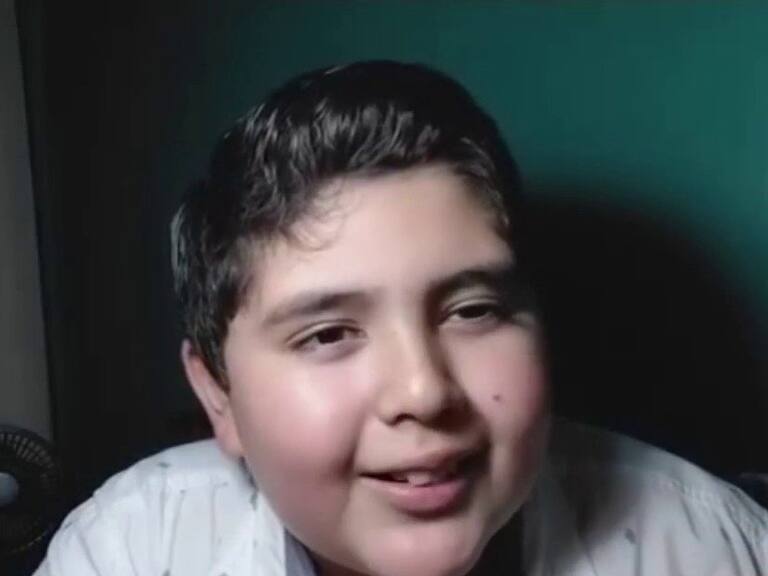 Niño Poeta sacó aplausos bailando al ritmo de un reggaetón que «parece poesía»