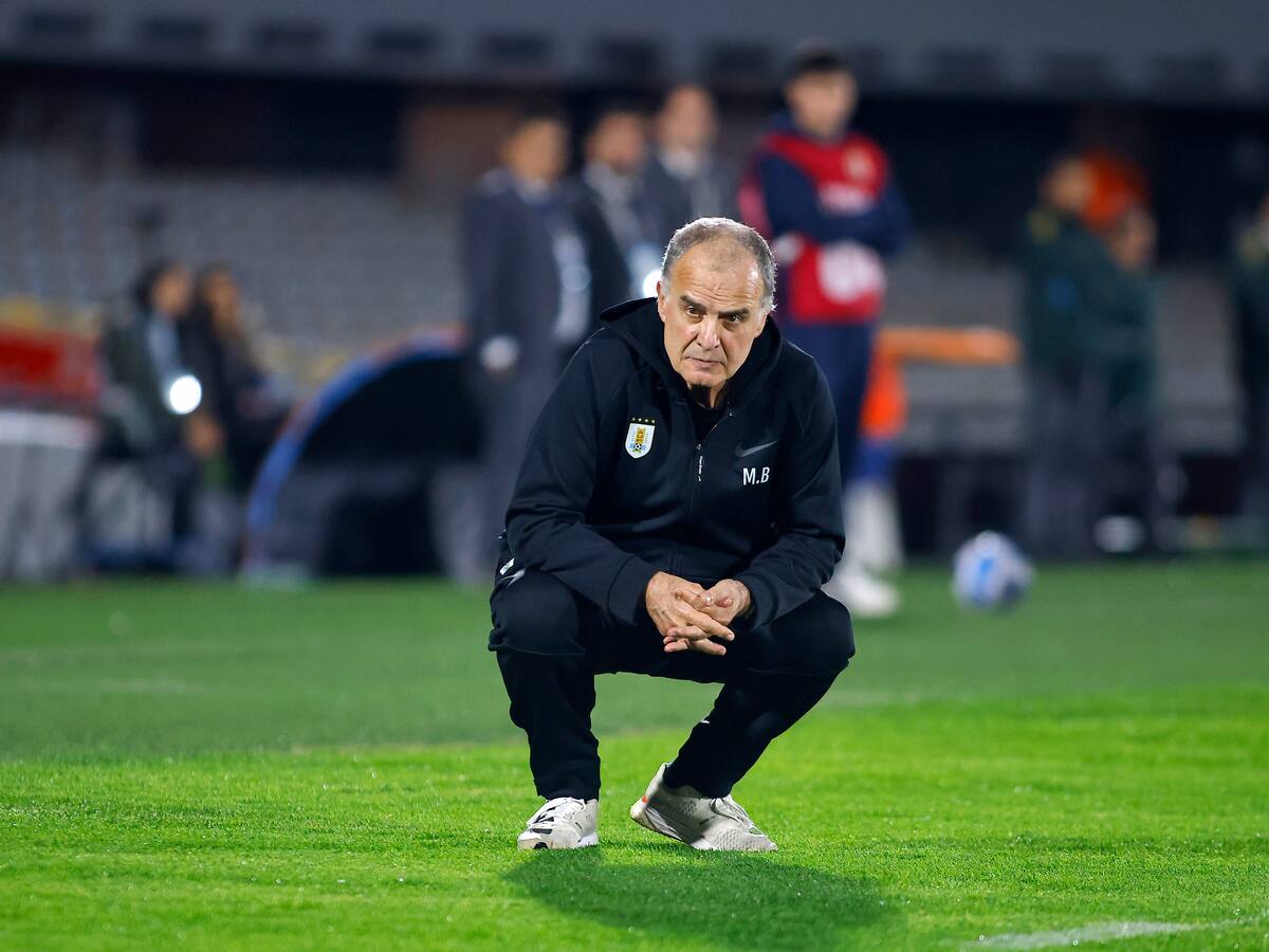 Casi 40 jugadores convocados: revelan el plan de Marcelo Bielsa con Uruguay para la doble fecha eliminatoria