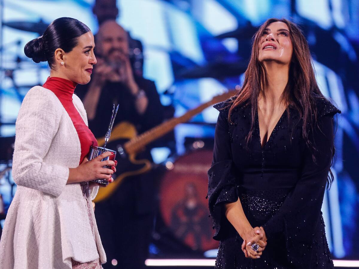 “Innecesario show”: Ola de críticas por la forma en que se entregó la Gaviota de Platino a Myriam Hernández en Viña 2025