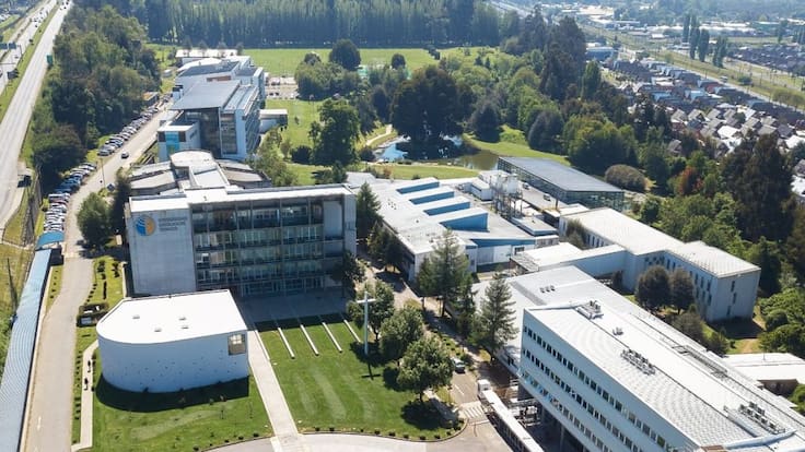 Alerta en Universidad Católica de Temuco: suspenden actividades tras amenaza y operativo policial