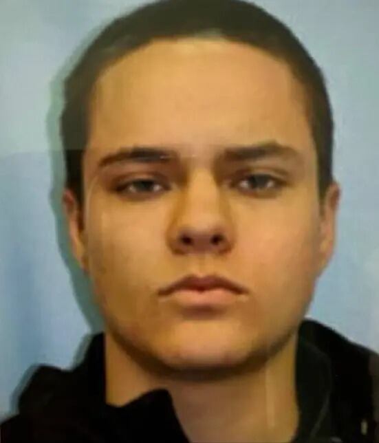 Wess Roley fue identificado como el pistolero sospechoso de iniciar un incendio antes de disparar fatalmente a dos bomberos en Idaho.