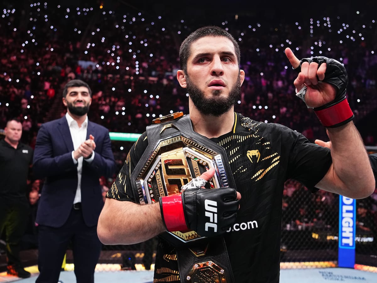 ¡Va por el doble cinturón! Confirman el regreso de Islam Makhachev a la UFC con un combate titular