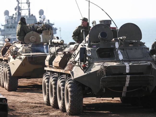 Fuerzas armadas de Rusia realizan ejercicios militares en la región de Crimea
