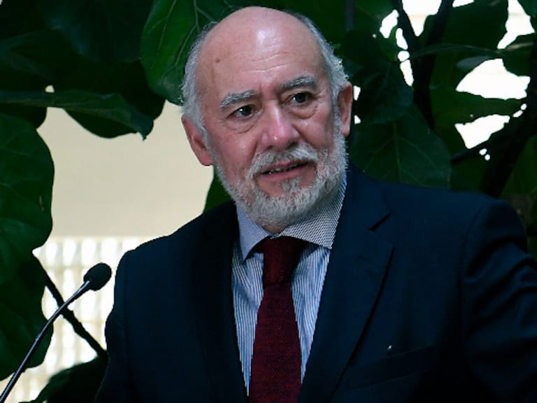 Senador Flores pide urgencia al proyecto que busca exigir a las concesionarias prevenir encerronas en autopistas