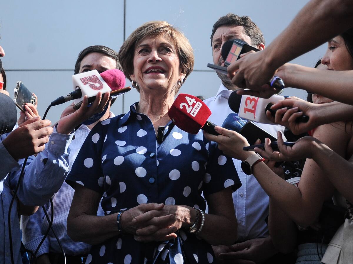 Evelyn Matthei afirma que se deben hacer recortes “en todos los ministerios”: “Más o menos el 10% del presupuesto público”