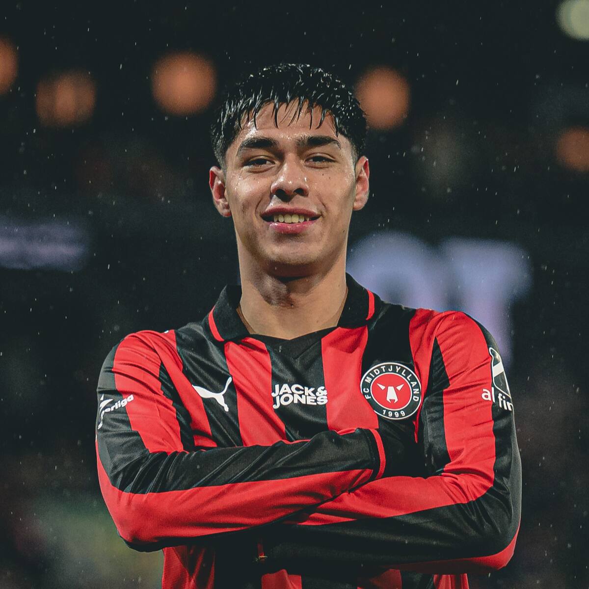 Darío Osorio da el salto a la Premier en una venta récord: los millones que recibirá el Midtjylland y la U