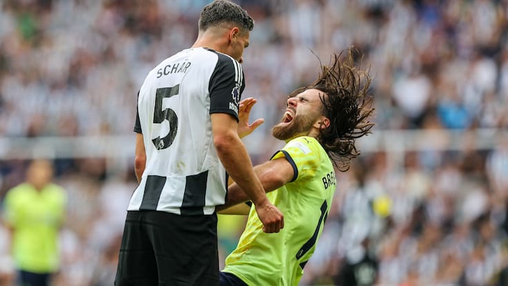 “M... en su máxima expresión”: Alan Shearer fustiga a Ben Brereton tras provocar la expulsión de un central de Newcastle