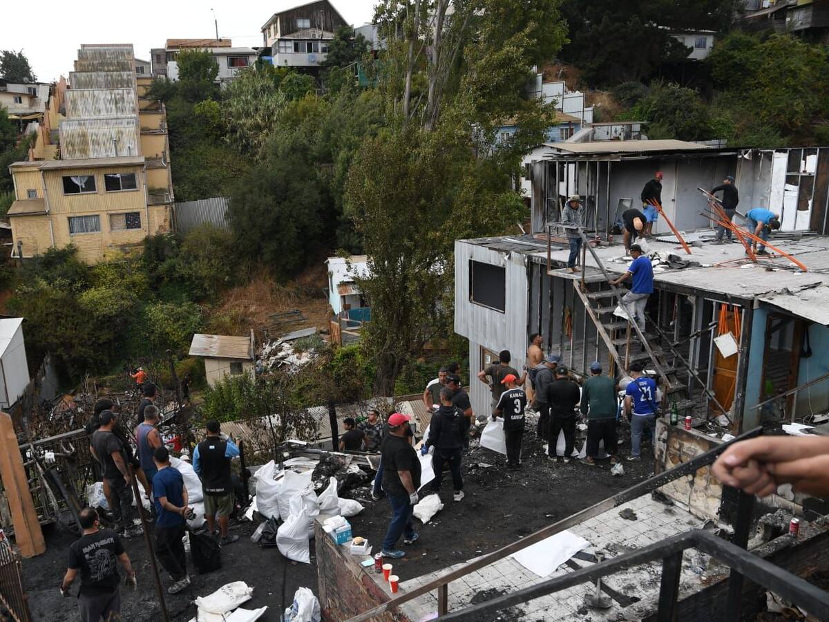 Tragedia en cerro Placeres: incendio estructural deja cuatro personas muertas en Valparaíso