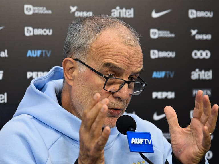 Bielsa explica la ausencia de Nández en la nómina de Uruguay y aclara su futuro a cargo de la “Celeste”