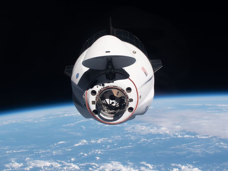 Peligro en el espacio: NASA reveló que nave de SpaceX casi colisionó con un OVNI