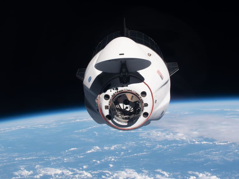 Peligro en el espacio: NASA reveló que nave de SpaceX casi colisionó con un OVNI