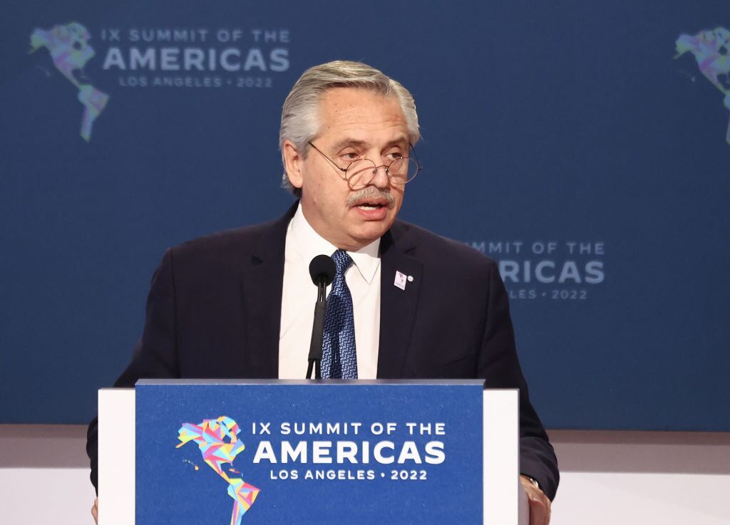 El presidente argentino Alberto Fernandez habla en inicio de la Cumbre