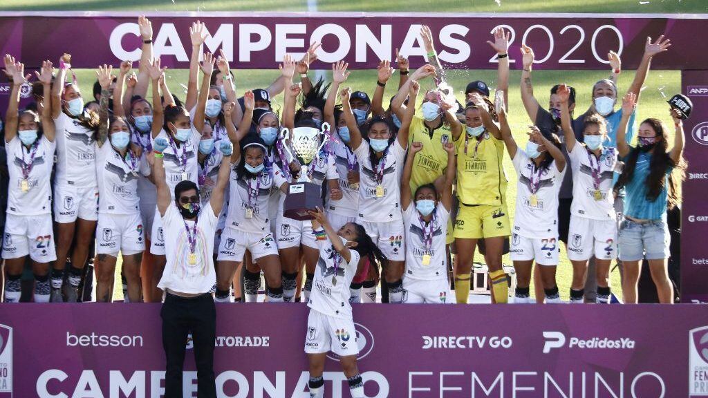 20 DE DICIEMBRE DE 2020/VIÑA DEL MARJugadoras de Santiago Morning en festejo del campeonato, durante el partido valido por el Campeonato Femenino de Primera 2020, entre Santiago Morning y Universidad de Chile, disputado en el Estadio Sausalito.
FOTO: LEONARDO RUBILAR CHANDIA/AGENCIAUNO