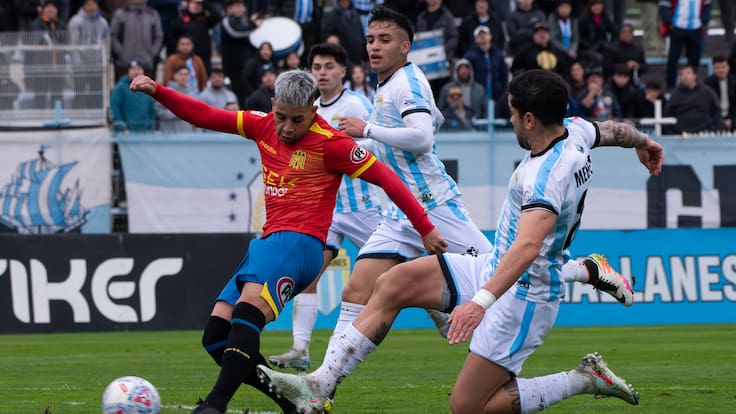 Migraciones rechaza residencia de jugador argentino y golpea a un grande del fútbol chileno: podría dejar el país