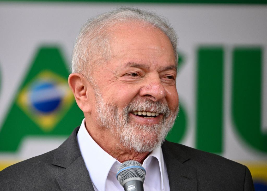 El presidente electo de Brasil, Luiz Inácio Lula Da Silva, ante la prensa