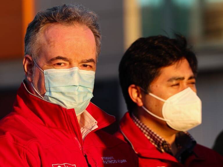 21 de Novienbre de 2020 / CONCEPCION
Intendente de la Region del Bio Bio Patricio Kuhn, Gobernador de la provincia de Concepcion Julio Anativia en conjunto con autoridades, Carabineros y Armada de Chile, realizan en la localidade de San Pedro de la Paz, fiscalizacion de ampliacion toque de queda en el Gran Concepcion durante el estado de catastrofe de la pandemia covid-19
FOTO: RODRIGO GAJARDO / AGENCIAUNO