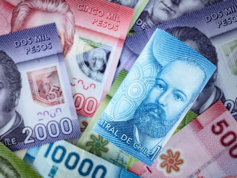 Bono dueña de casa 2025: así puedes cobrar los $452 mil del beneficio en Chile (y cuáles son los requisitos)