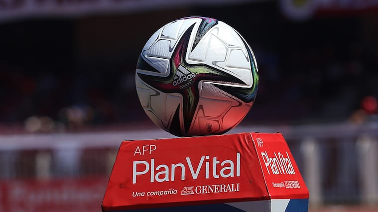 13 DE NOVIEMBRE DE 2021/LA SERENA Balón del partido, durante el partido válido por la fecha 32 del Campeonato Nacional AFP PlanVital 2021, entre Deportes La Serena y Universidad Catolica, disputado en el Estadio La Portada.
FOTO : LEONARDO RUBILAR CHANDIA/AGENCIAUNO