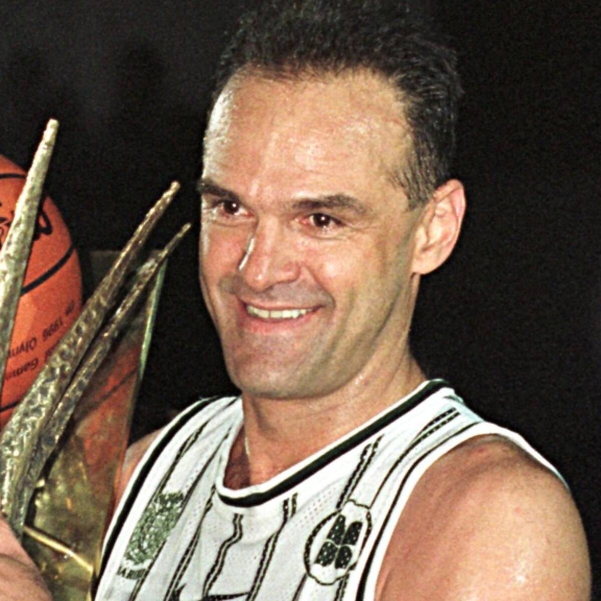 Muere Oscar Schmidt, leyenda del básquetbol sudamericano y segundo máximo anotador de la historia