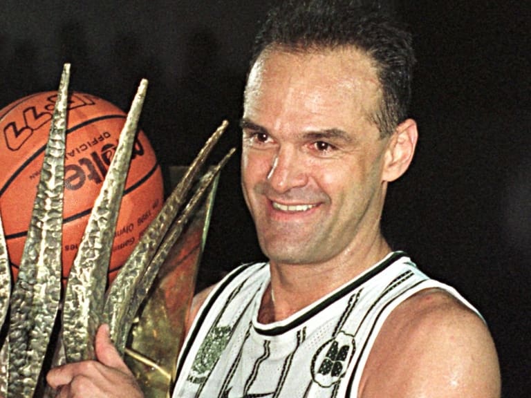 Muere Oscar Schmidt, leyenda del básquetbol sudamericano y segundo máximo anotador de la historia