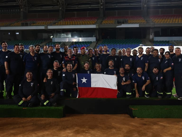 Delcy Rodríguez reconoce al equipo chileno USAR