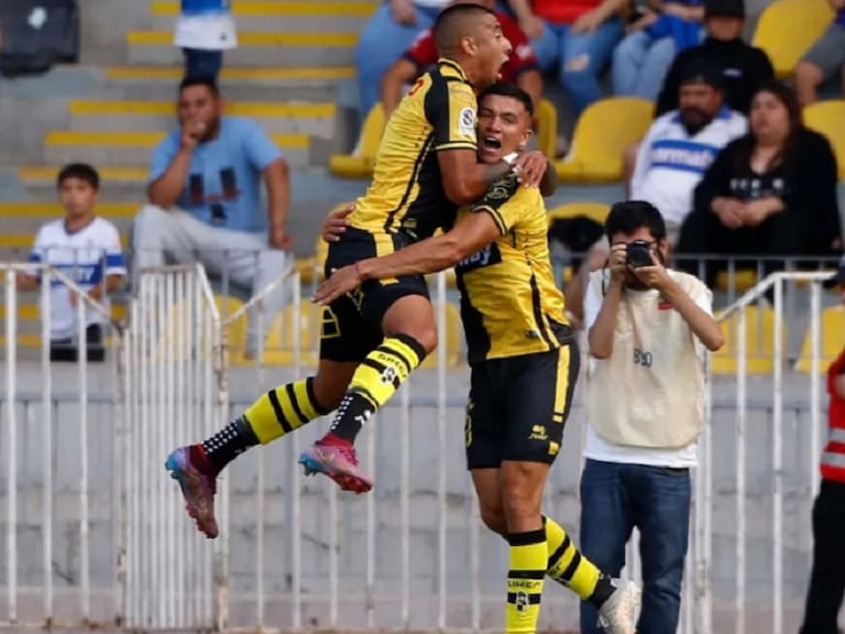 Coquimbo Unido tumbó a Católica sobre el final en el Francisco Sánchez Rumoroso