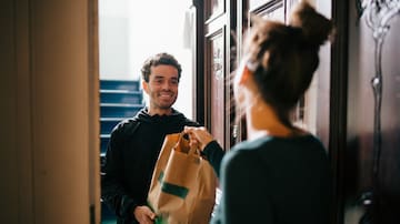 Desde sushi hasta test de embarazos: esto fue lo más pedido en una App de delivery en Chile