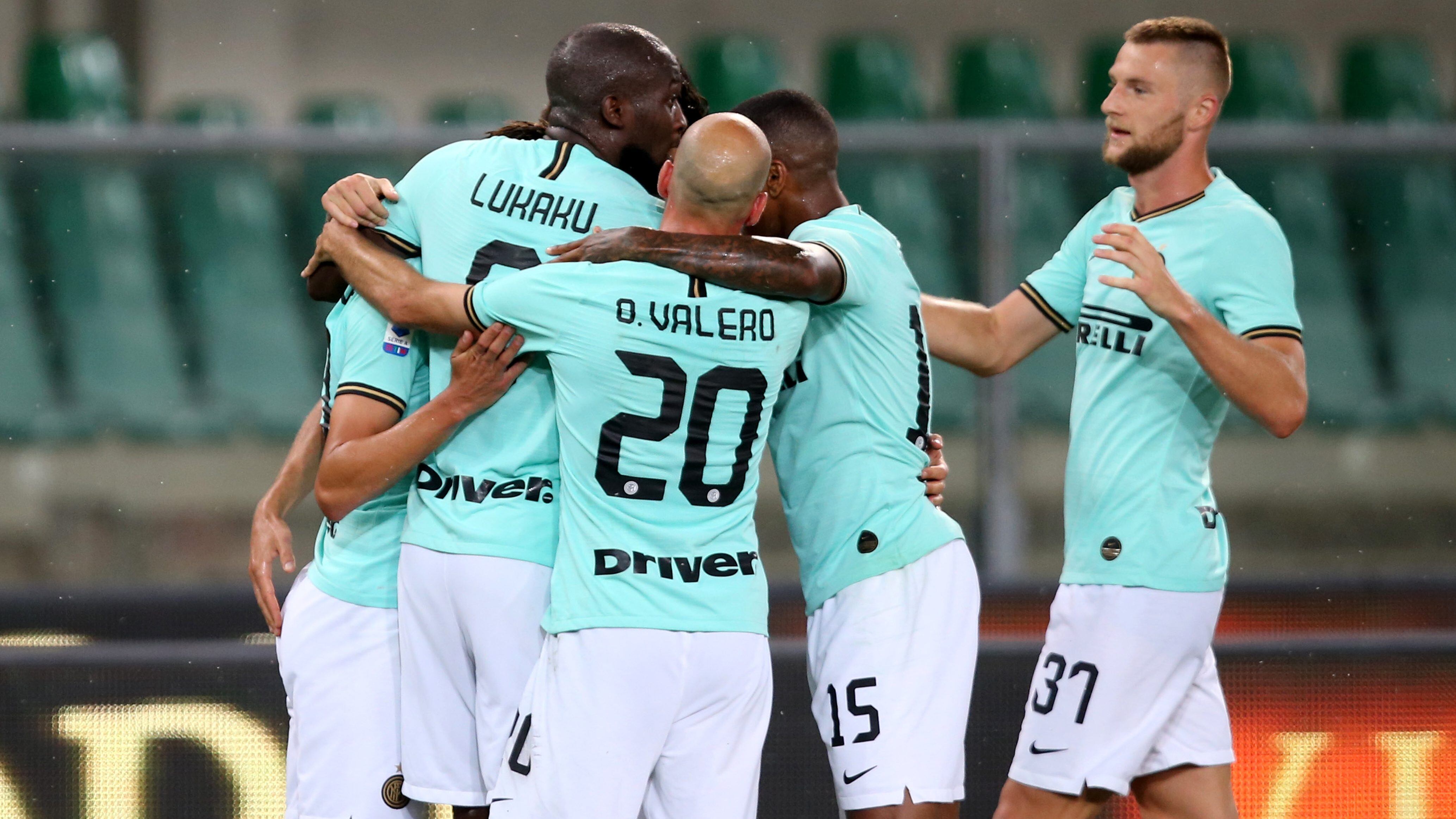VERONA, ITALY - JULY 09:  Players of FC Internazionale celebrates after own goal of Federico Dimarco of Hellas Verona ,during the Serie A match between Hellas Verona and FC Internazionale at Stadio Marcantonio Bentegodi on July 9, 2020 in Verona, Italy. (Photo by MB Media/Getty Images)