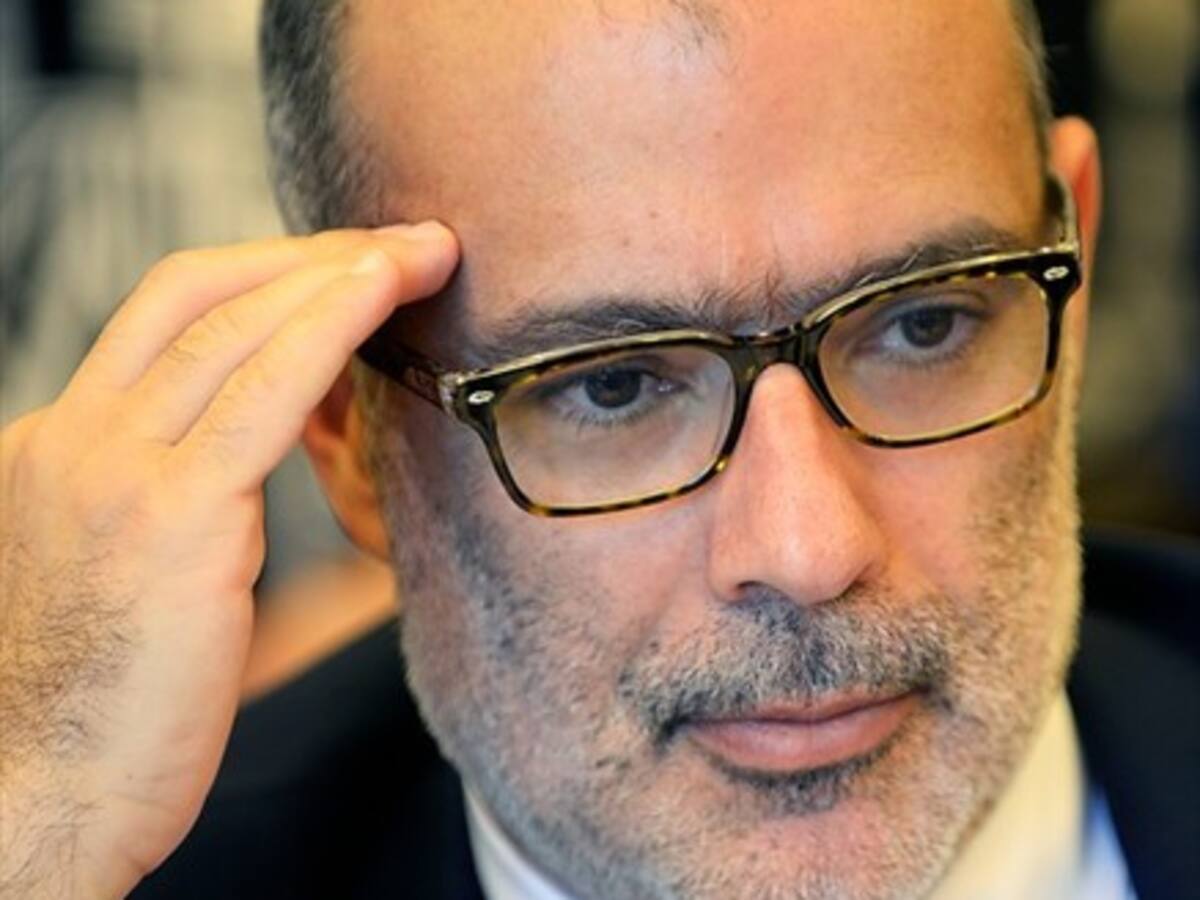 Valdés asegura que reajuste a sector público subirá una décima tras baja inflación