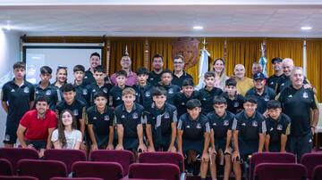 Con un particular refuerzo: sub 13 de Colo Colo vence a su similar de River Plate en Argentina