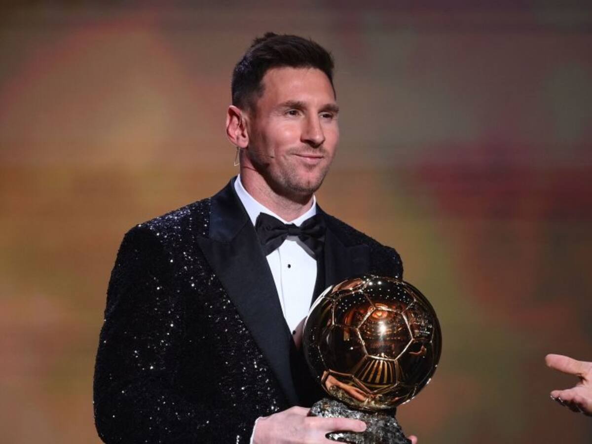 ¡La octava maravilla! El argentino Lionel Messi se quedó con el Balón de Oro 2023