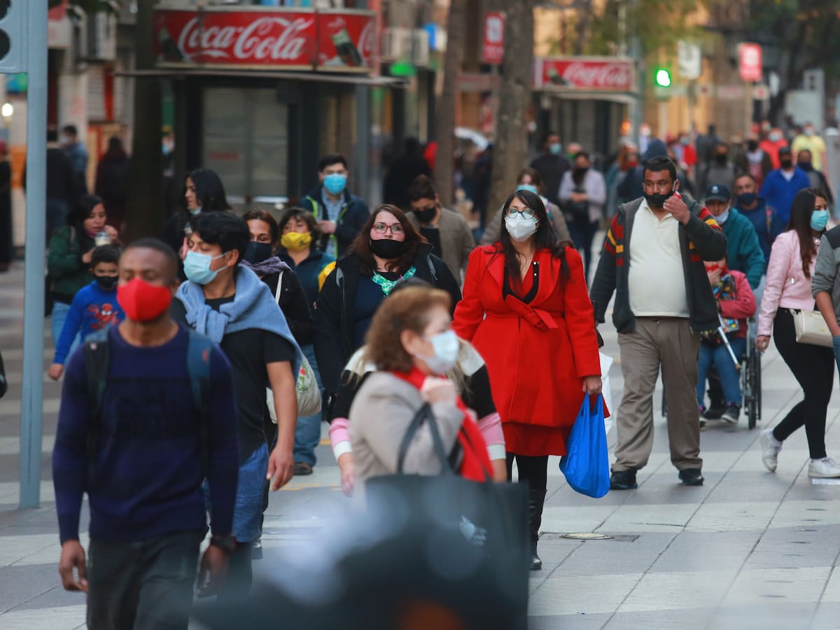 Economía chilena crece en 15 regiones del país: hogares evidenciaron un importante aumento en su consumo