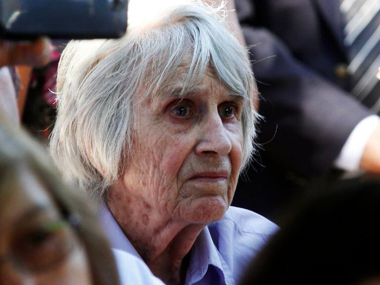 Cómo fue la romántica y trágica relación entre Joan y Víctor Jara