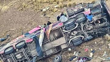 Al menos 20 personas fallecidas deja brutal accidente en Perú: bus perdió el control y cayó a un abismo