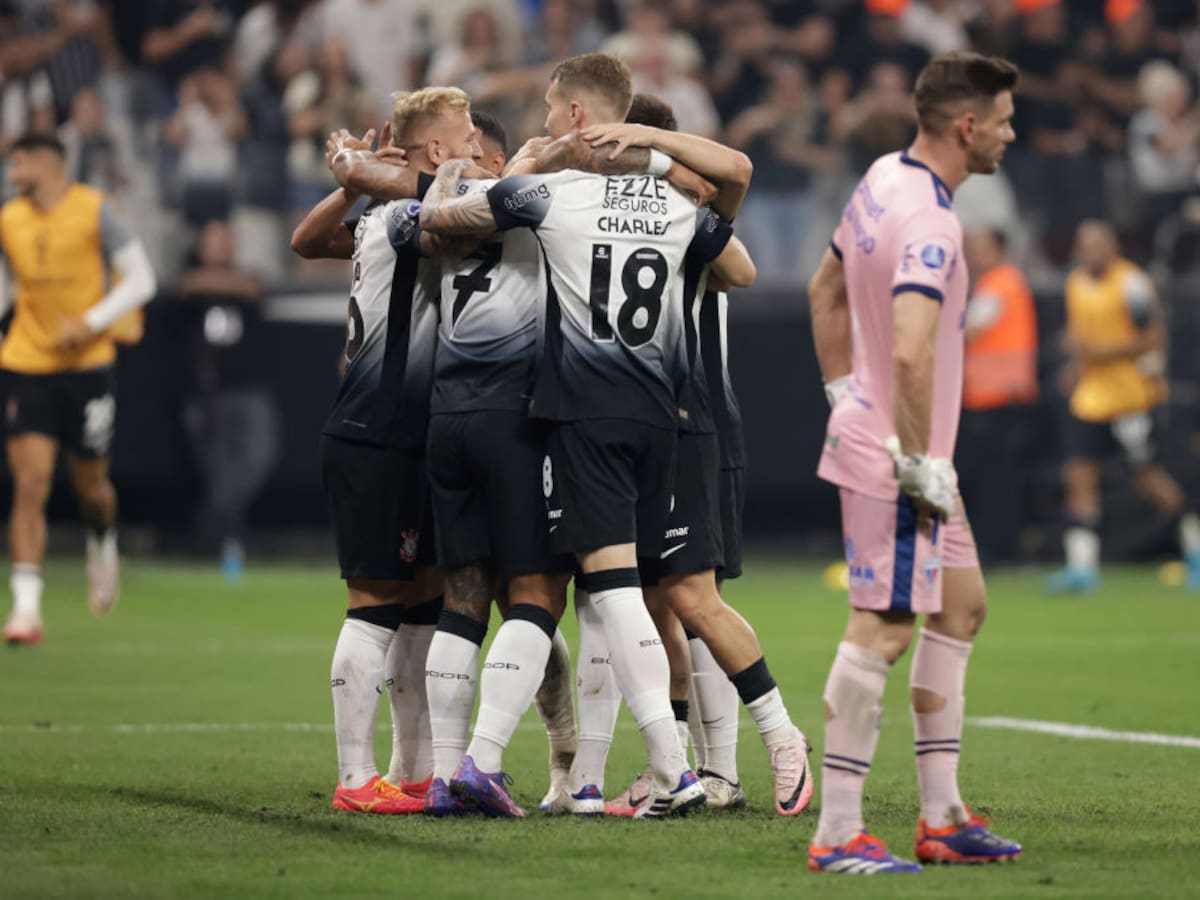 Corinthians goleó al Fortaleza de Kuscevic y se metió en semifinales de Copa Sudamericana