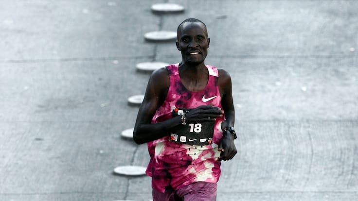 Así fue la llegada del ganador del Maratón de Santiago 2026: ¡De Kenia para el mundo!