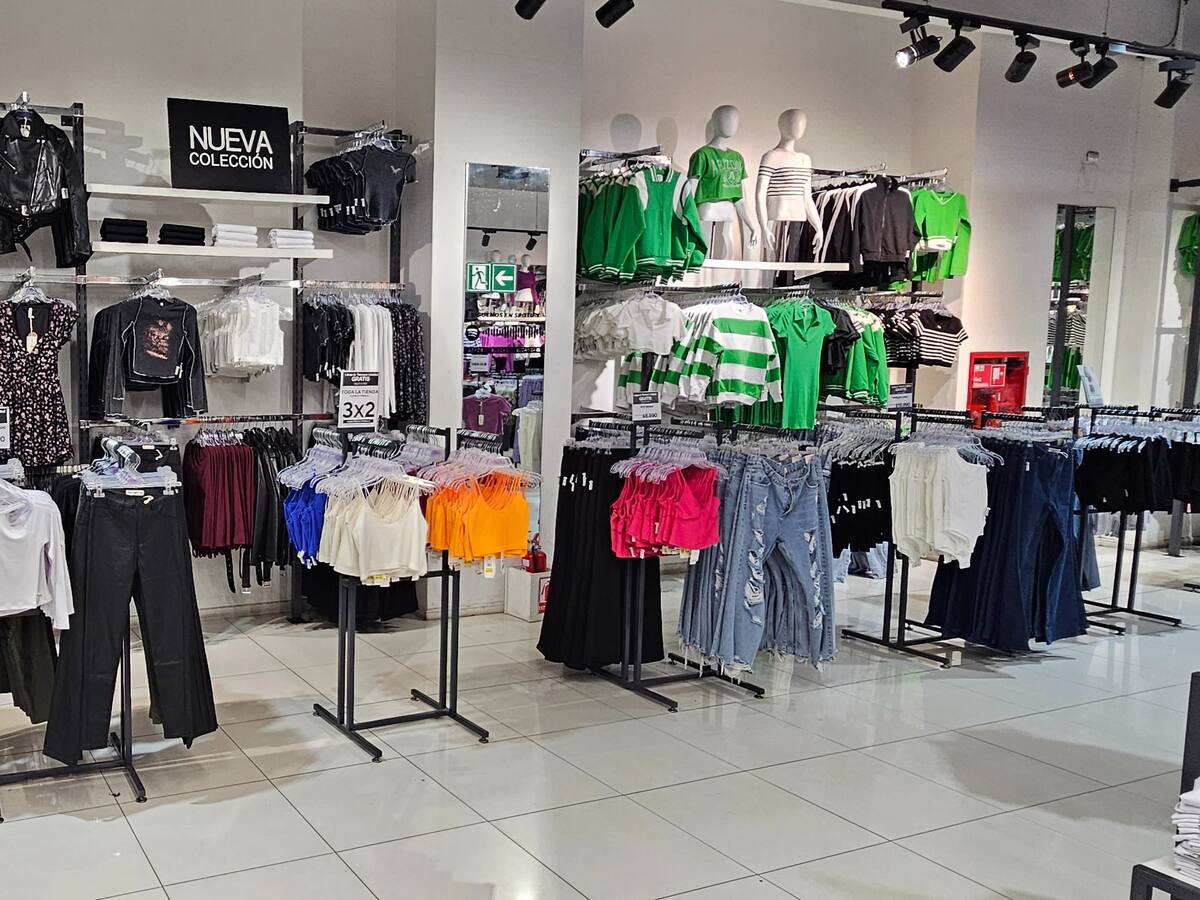 “Vestuario desde $2.000″: Multitienda nuevamente ofrece tentadoras ofertas previo a Navidad
