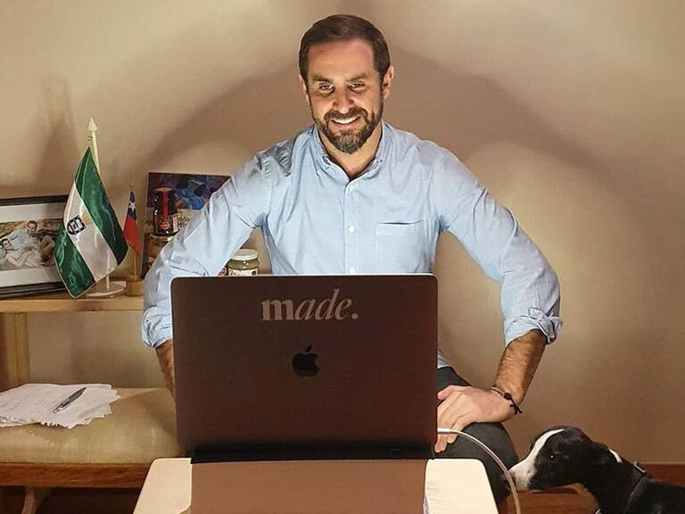 «Ha sido increíble vivir estos meses tan juntos»: Doctor Cristián Arriagada contó cómo vive la cuarentena con su hijo Pedro Milagros