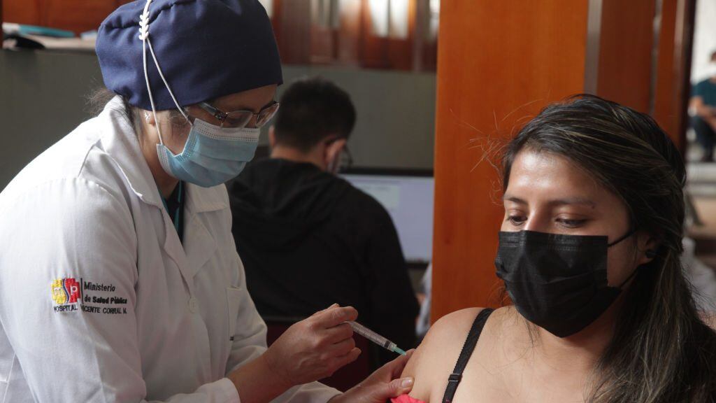 Vacunación contra el covid-19 en Ecuador será obligatoria