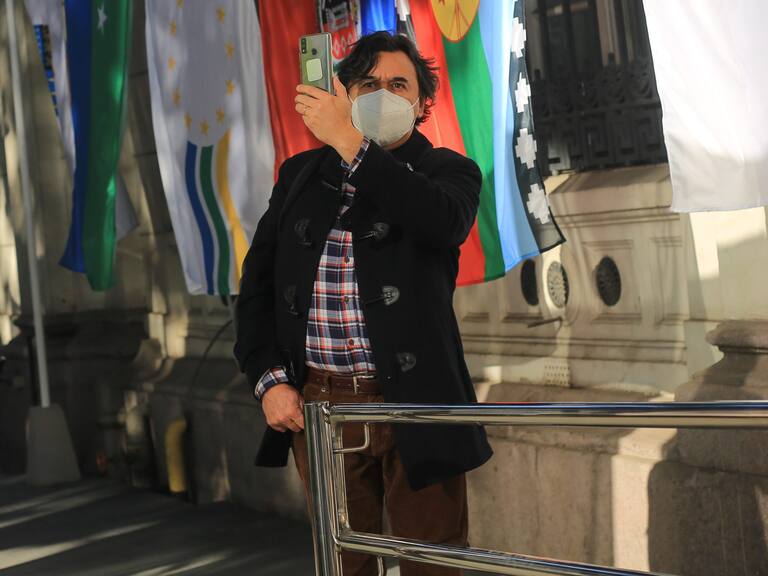 4 de Agosto de 2021 / SANTIAGOConstituyentes ingresando al Paseo del Reconocimiento instalado por la Mesa Directiva por el Primer Mes de Trabajo de la Convención Constitucional en el Ex Congreso Nacional
En la foto: Luciano Silva
FOTO: DIEGO MARTIN / AGENCIAUNO