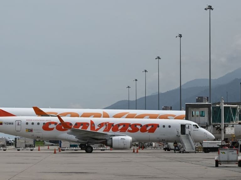 Parlamentarios plantean usar aviones de la FACh para el retorno de venezolanos a su país