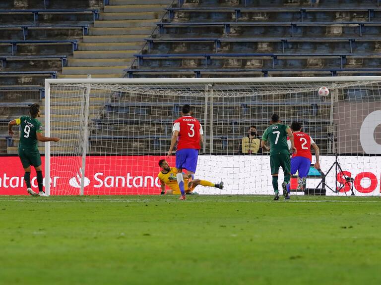 Exárbitro argentino Javier Castrilli dijo que estuvo mal cobrado penal contra Chile ante Bolivia