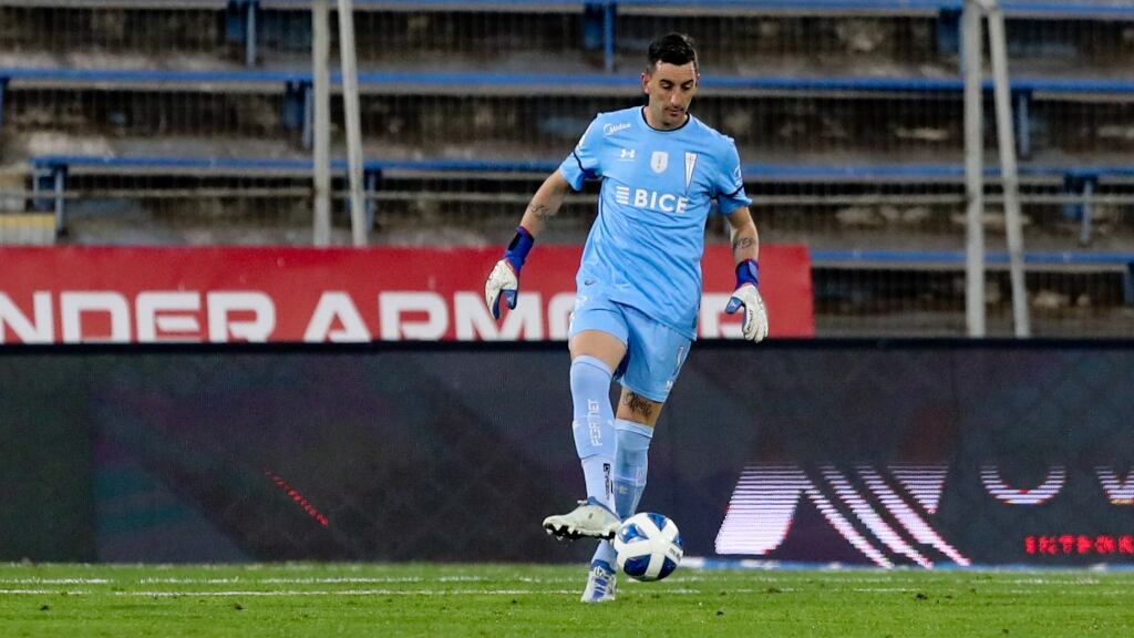 Nicolás Peranic podría salir de la lista de jugadores de la UC para el segundo semestre