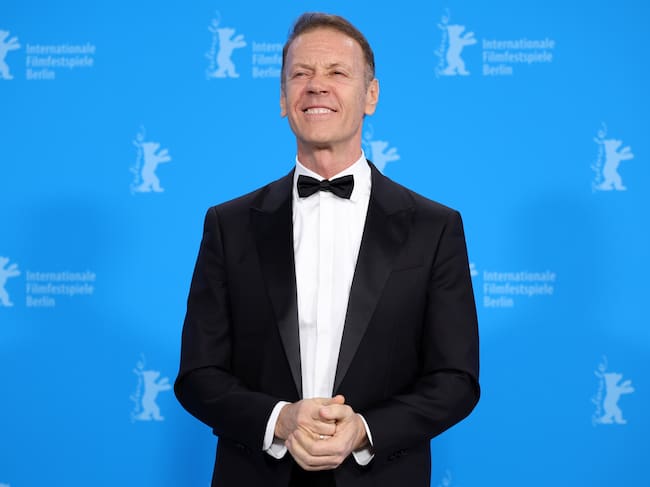 Rocco Siffredi posa en el photocall 'Supersex' durante el 74º Festival Internacional de Cine de Berlín / Getty Images